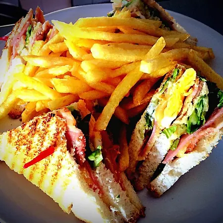 카리나 아파트먼트 아이아 나파