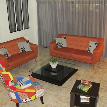 카리나 아파트먼트