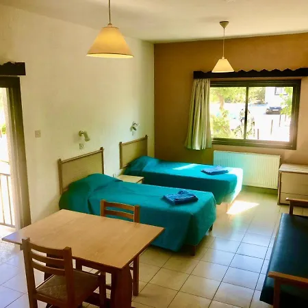 Carina Aparthotel 2*