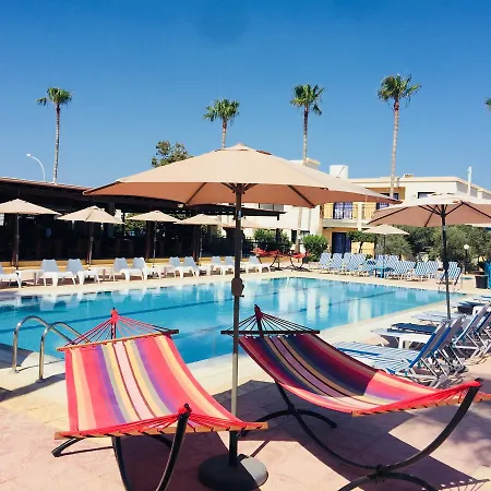 Carina איה נאפה