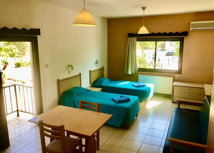 Carina Aparthotel 3*