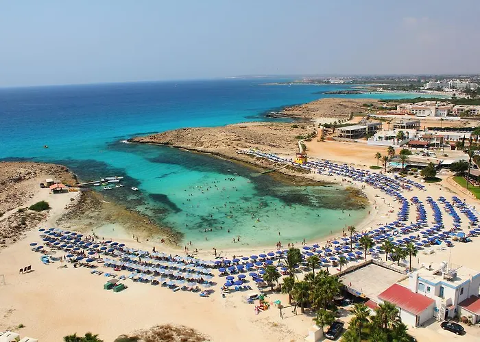 Aparthotel Carina 3*