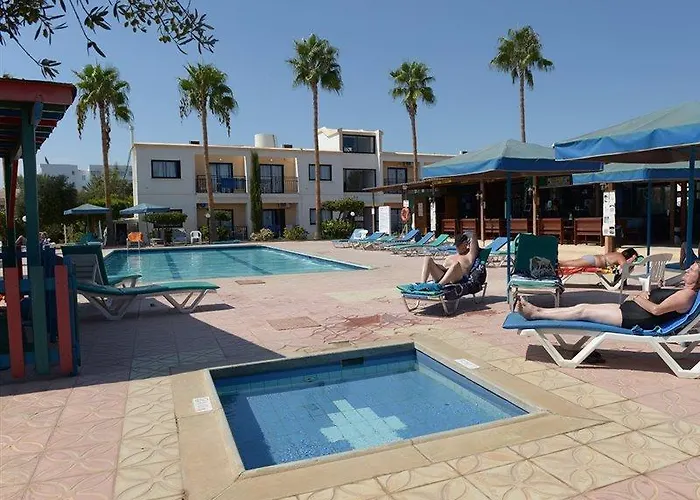 Aparthotel Carina 3*