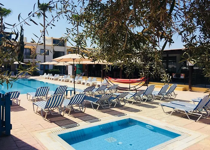 Aparthotel Carina 3*