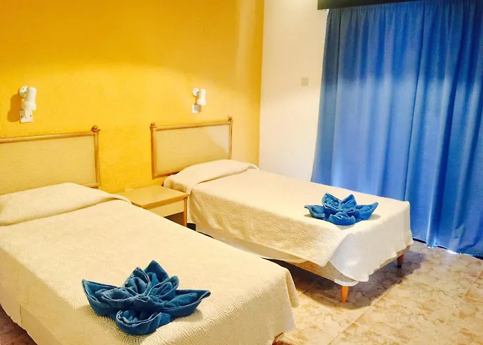 Carina Aparthotel 3*