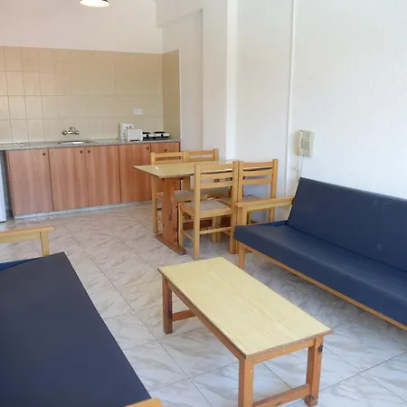 Hotel apartamentowy Carina