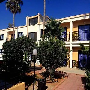 Carina Hotel apartamentowy Ajia Napa