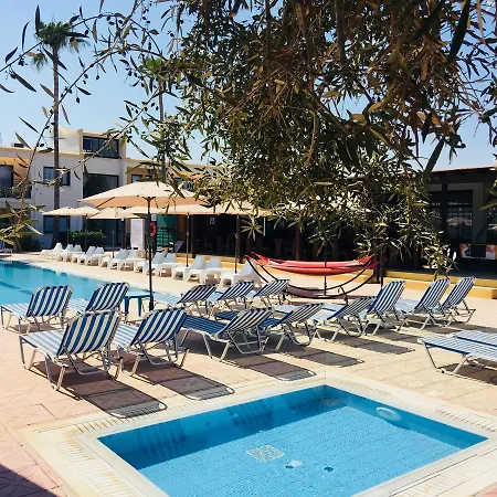 Hotel apartamentowy Carina 3*