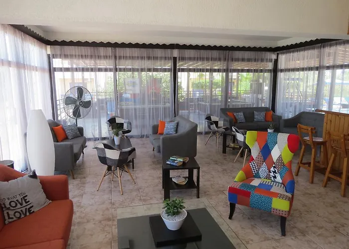 Lägenhetshotell Carina 3*