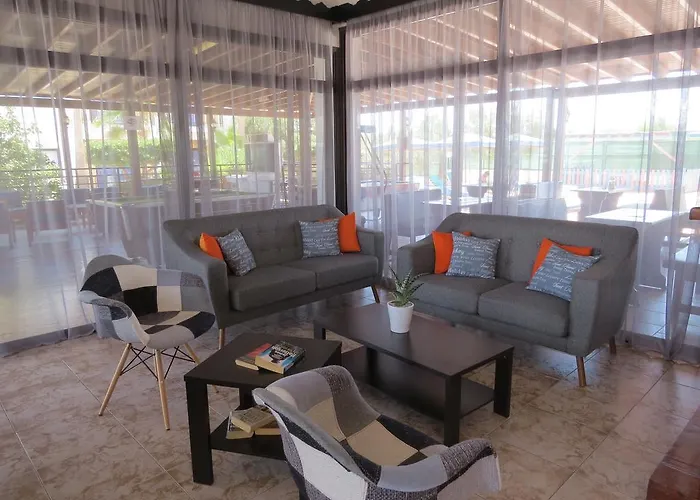 Lägenhetshotell Carina 3*